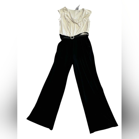 Cleo NWT Jumpsuit Shimmery White & Black with Wide Leg and Belt Size 8 - Picture 4 of 8
